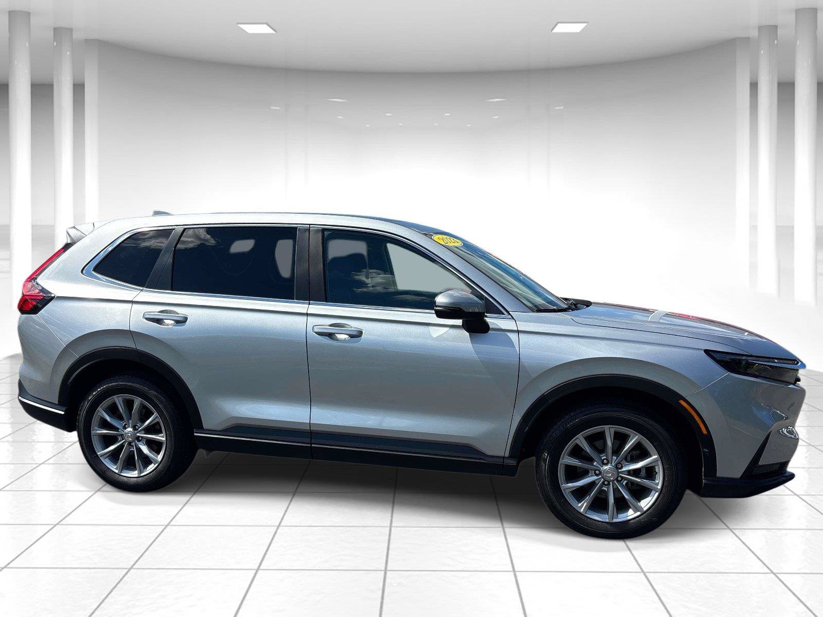 Used 2023 Honda CR-V EX image 2