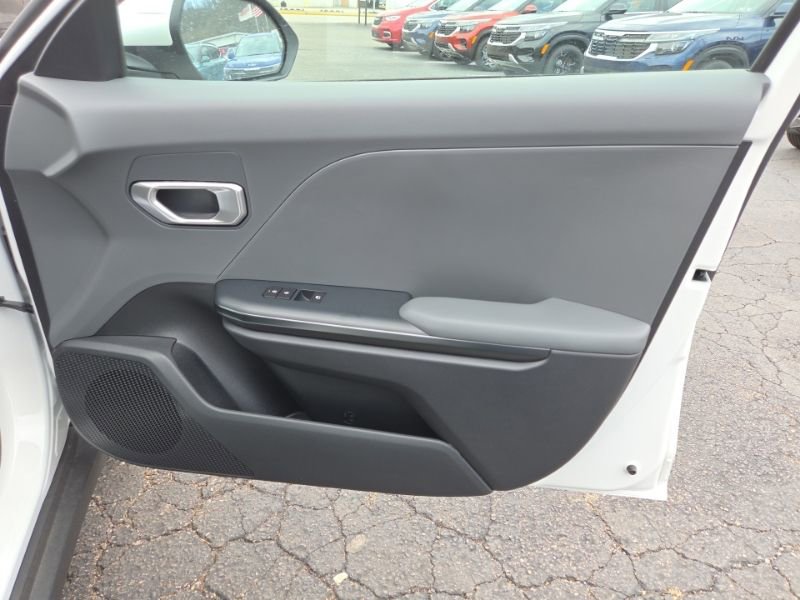 New 2026 Kia K4 LXS image 16