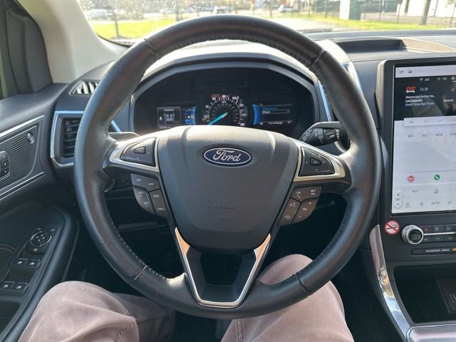 Used 2024 Ford Edge Titanium image 36