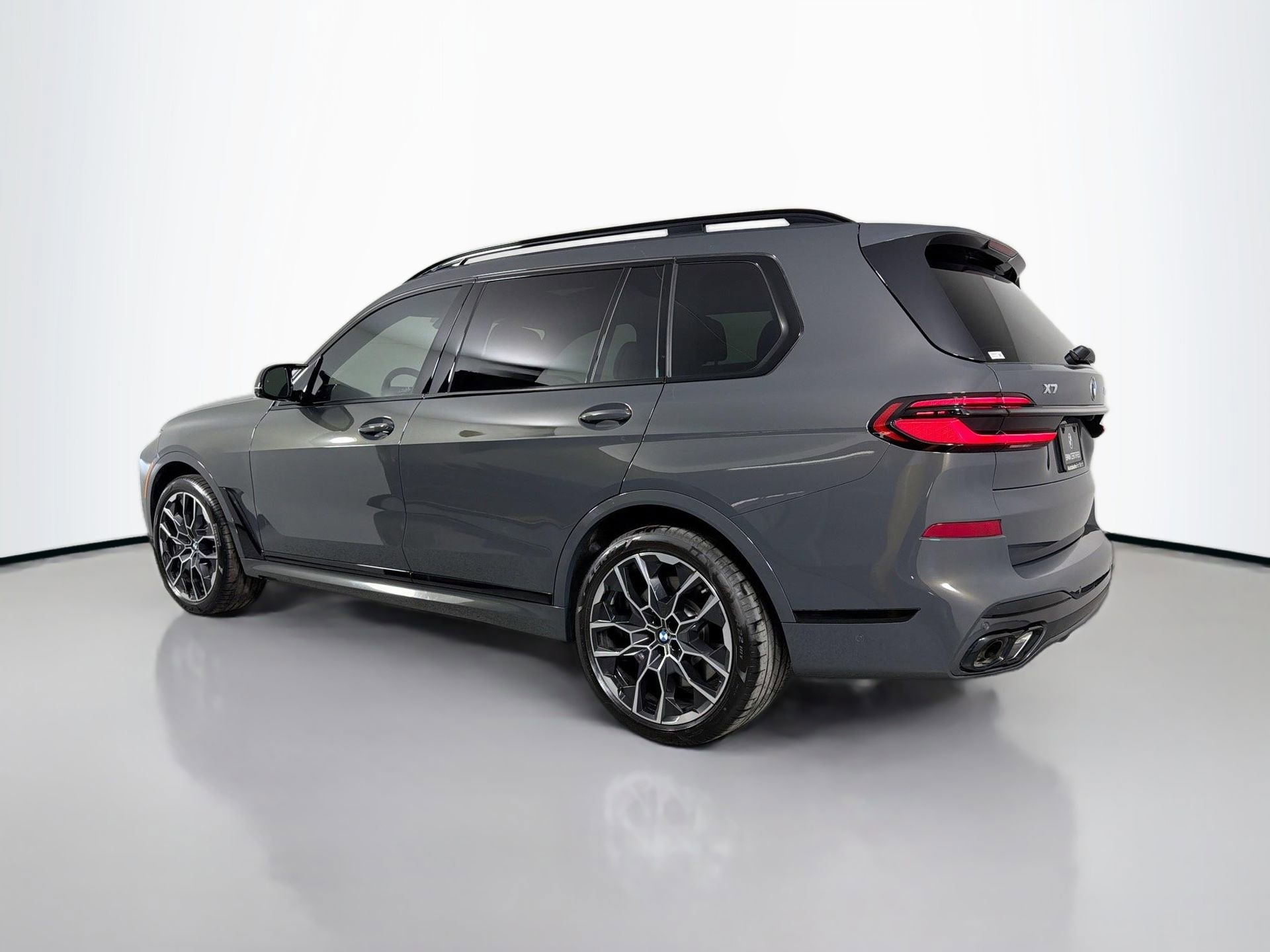 Certified 2026 BMW X7 M60i image 8