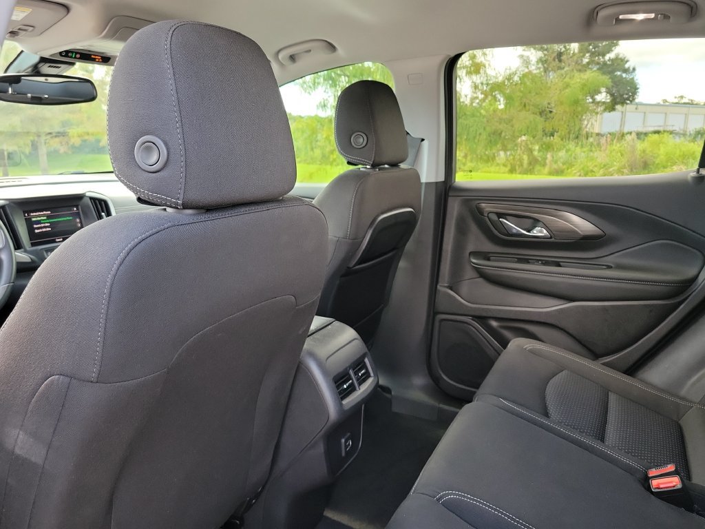 Used 2024 GMC Terrain SLE w/ Driver Convenience Package FWD image 25