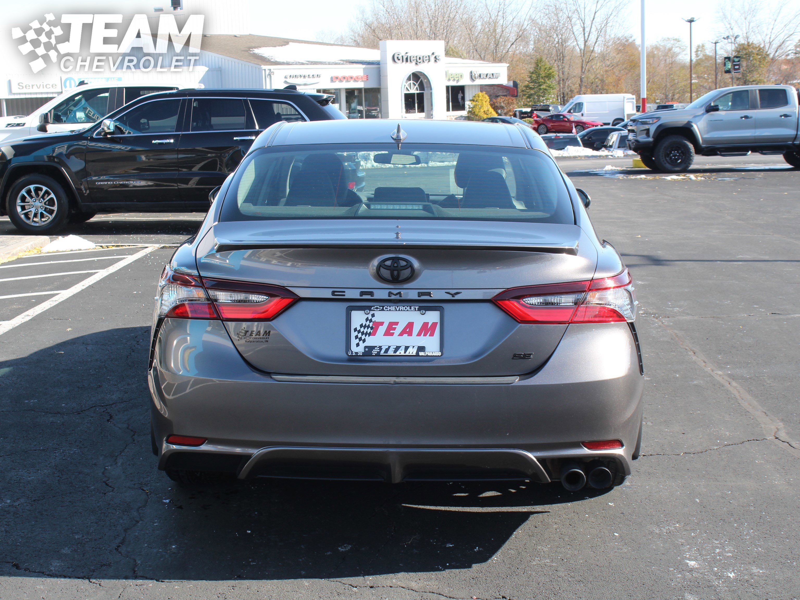 Used 2023 Toyota Camry SE image 5