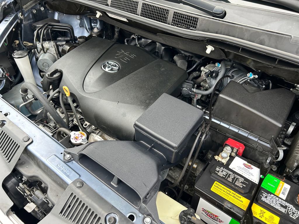 Used 2017 Toyota Sienna XLE Premium image 30