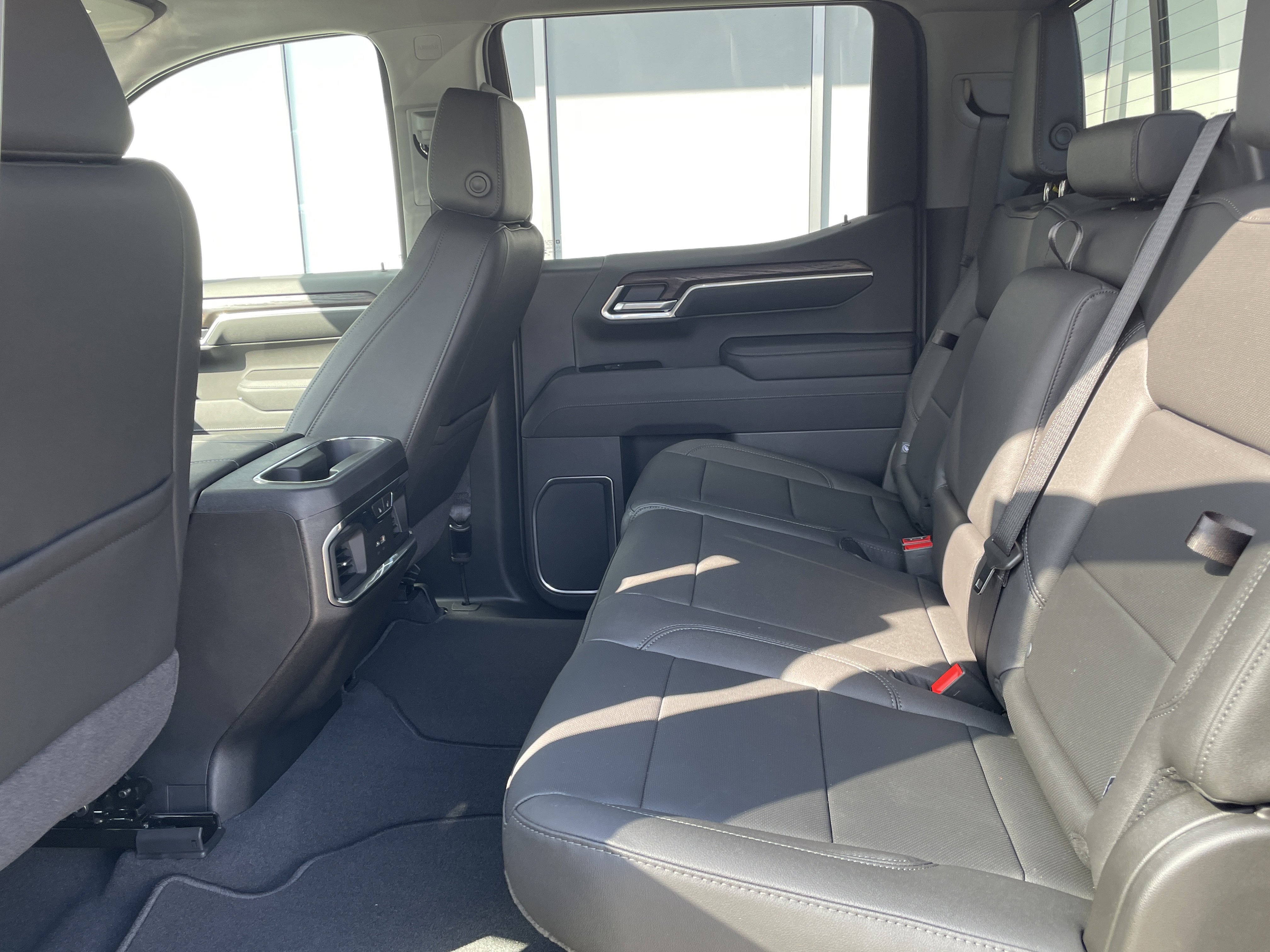 New 2026 GMC Sierra 1500 SLT w/ SLT Premium Package image 31