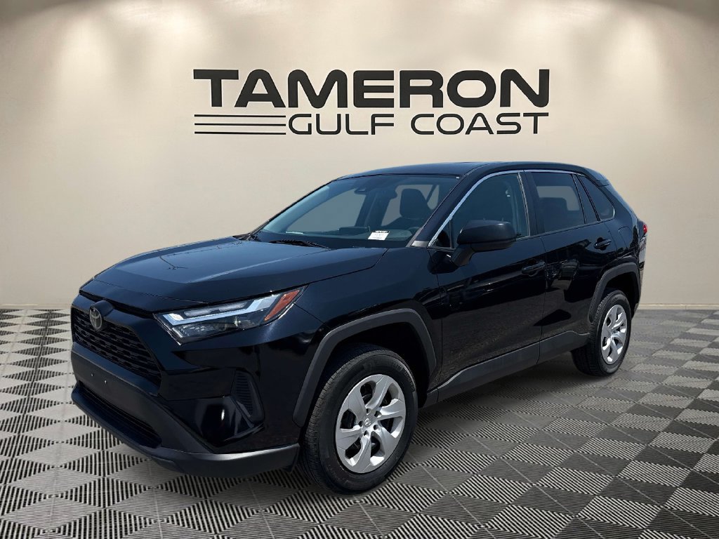 Used 2024 Toyota RAV4 LE AWD/4WD image 3