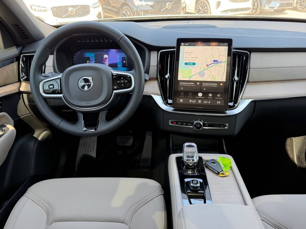 New 2026 Volvo XC90 T8 Plus AWD/4WD image 10