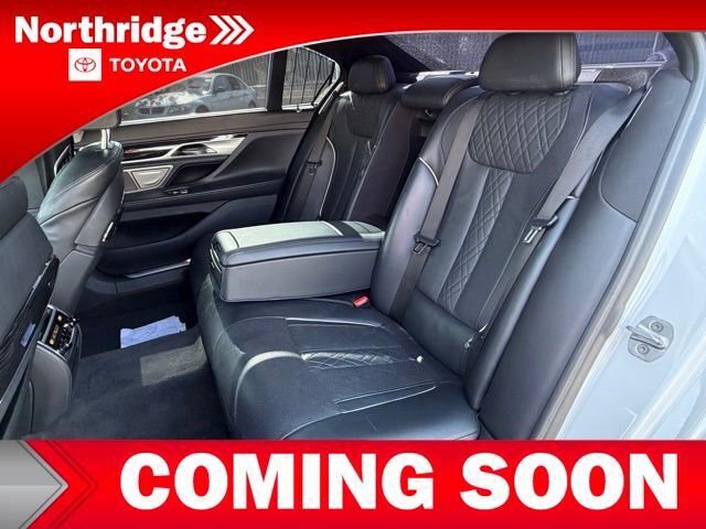 Used 2019 BMW 750i w/ Executive Package image 7