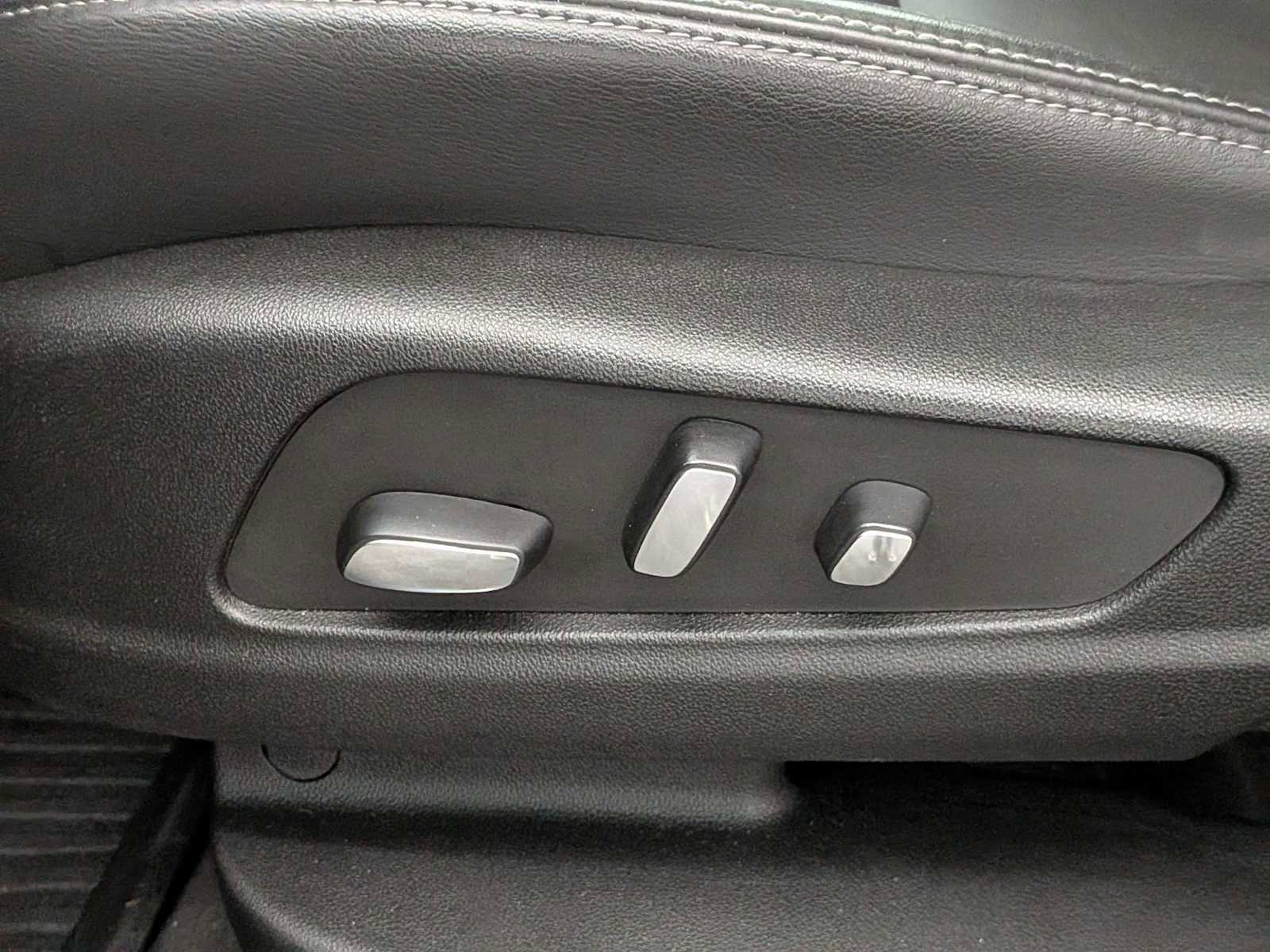 Used 2024 Cadillac XT6 Sport image 19