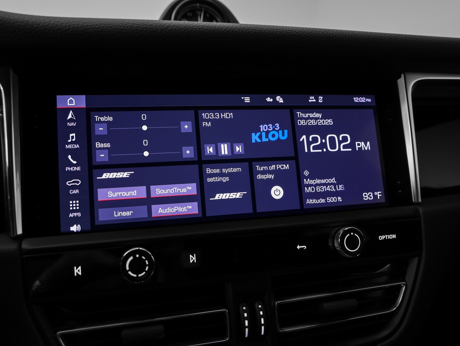 Certified 2025 Porsche Macan image 33