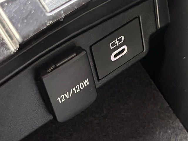 Used 2025 Toyota Corolla SE image 21