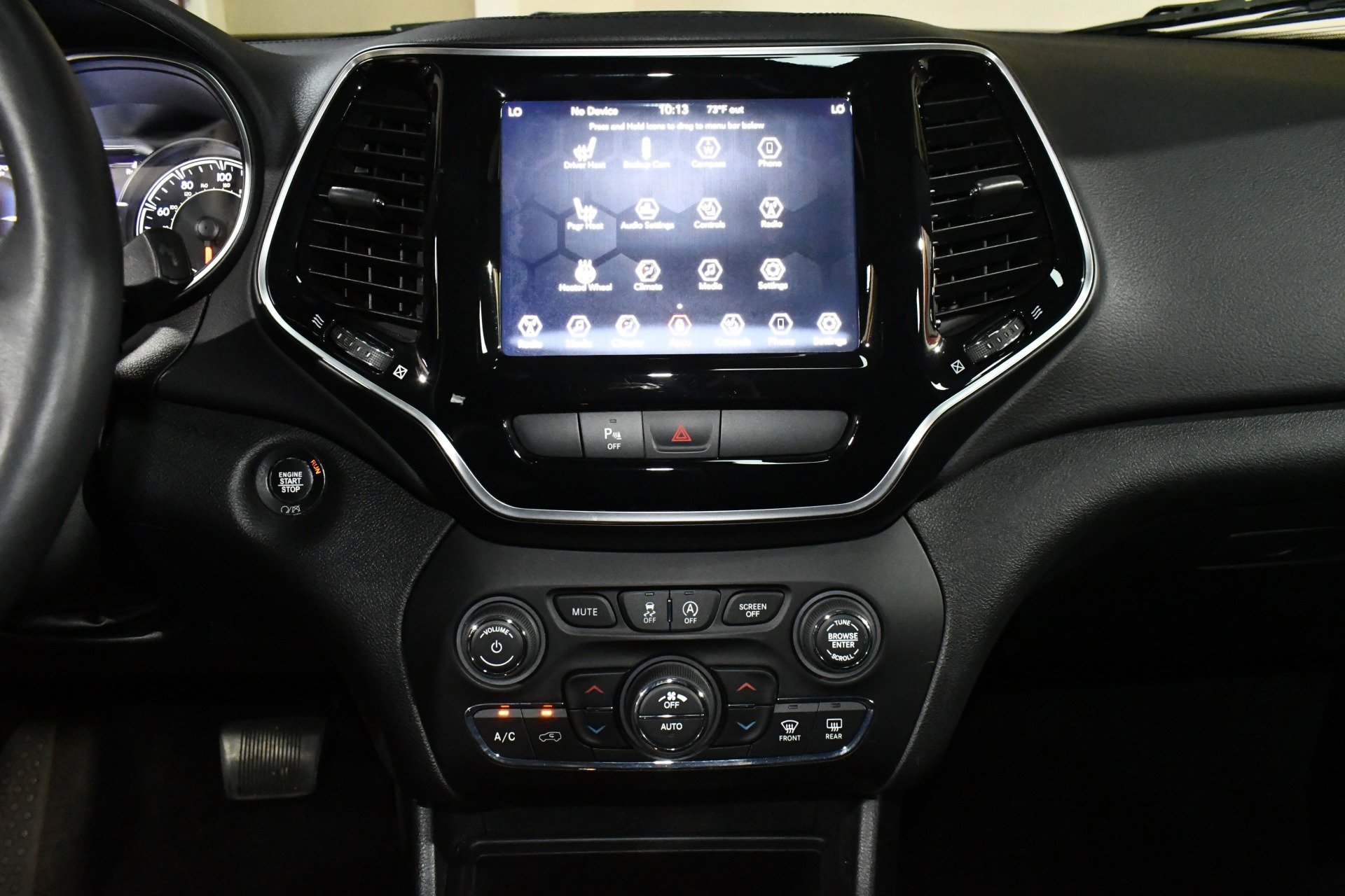 Used 2019 Jeep Cherokee Limited image 34