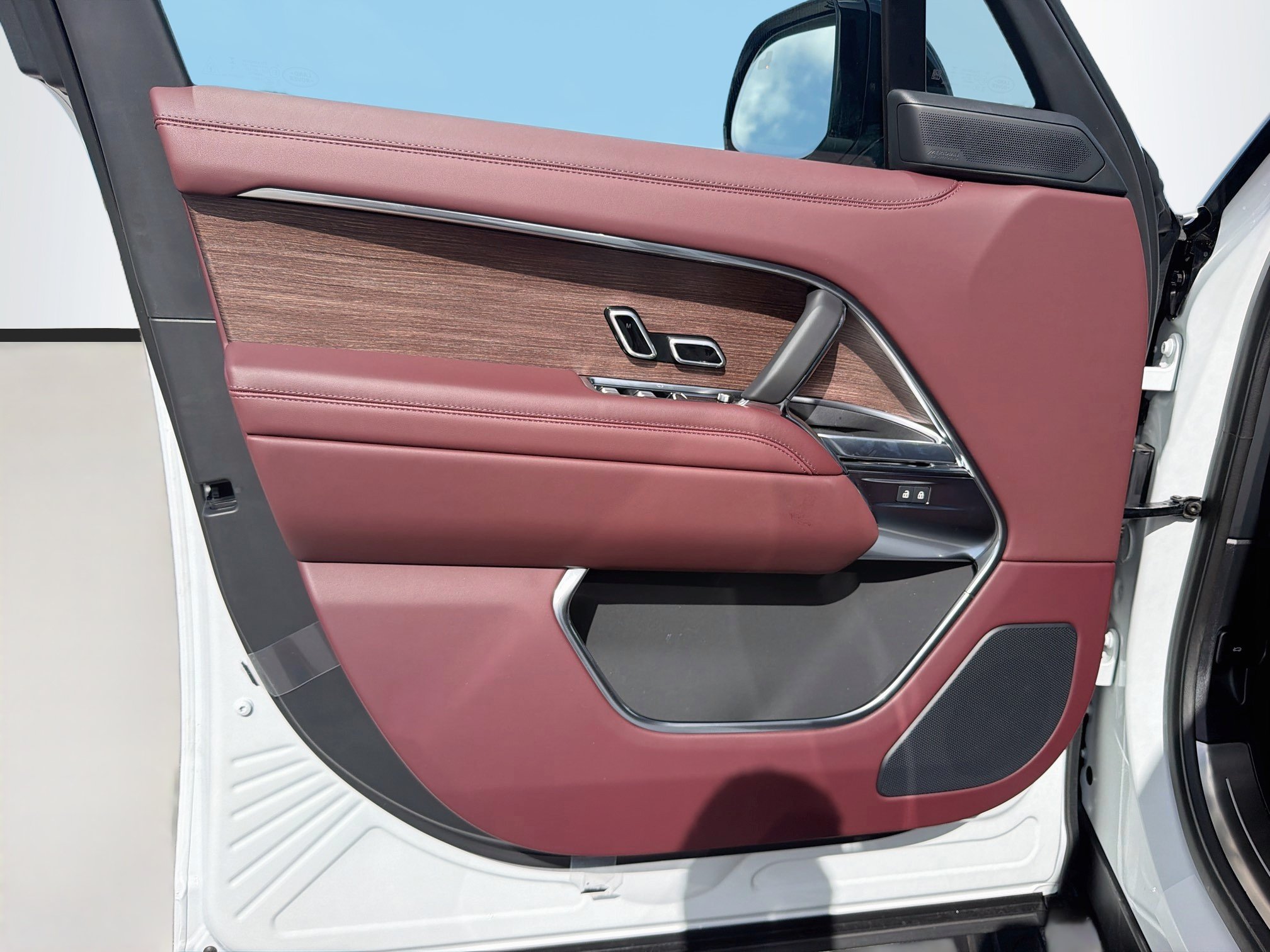 New 2026 Land Rover Range Rover SE AWD/4WD image 5