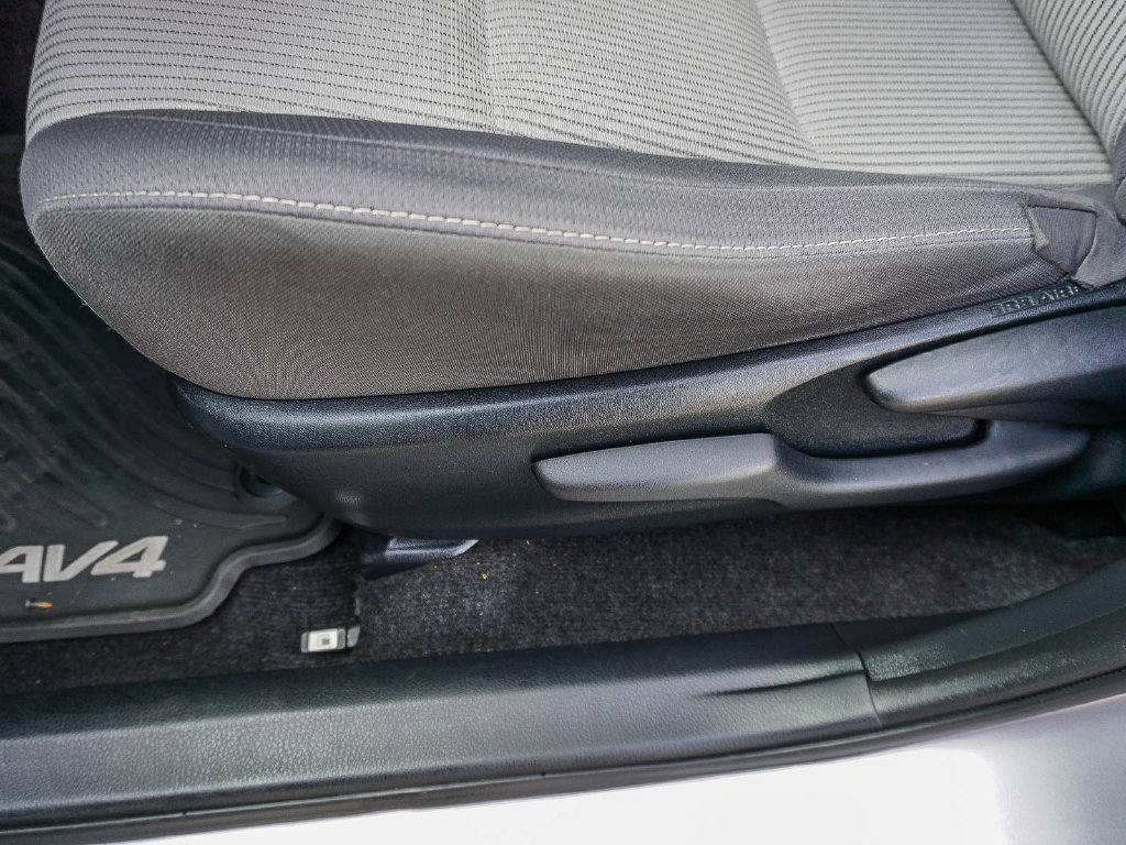 Used 2015 Toyota RAV4 XLE w/ Outdoor Package FWD image 20
