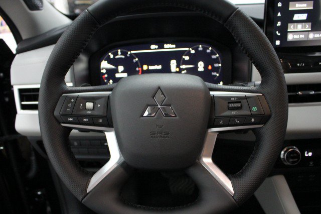 New 2026 Mitsubishi Outlander SE AWD/4WD image 8