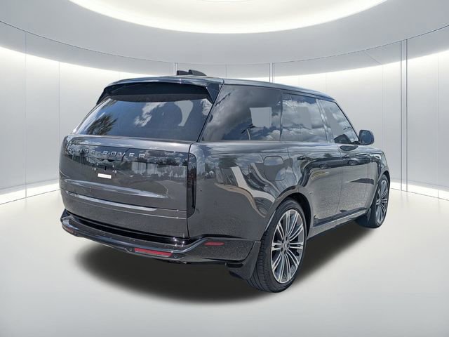 Certified 2025 Land Rover Range Rover SE image 5