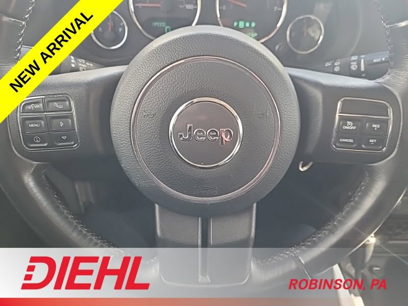 Used 2016 Jeep Wrangler Unlimited Rubicon w/ Connectivity Group image 12