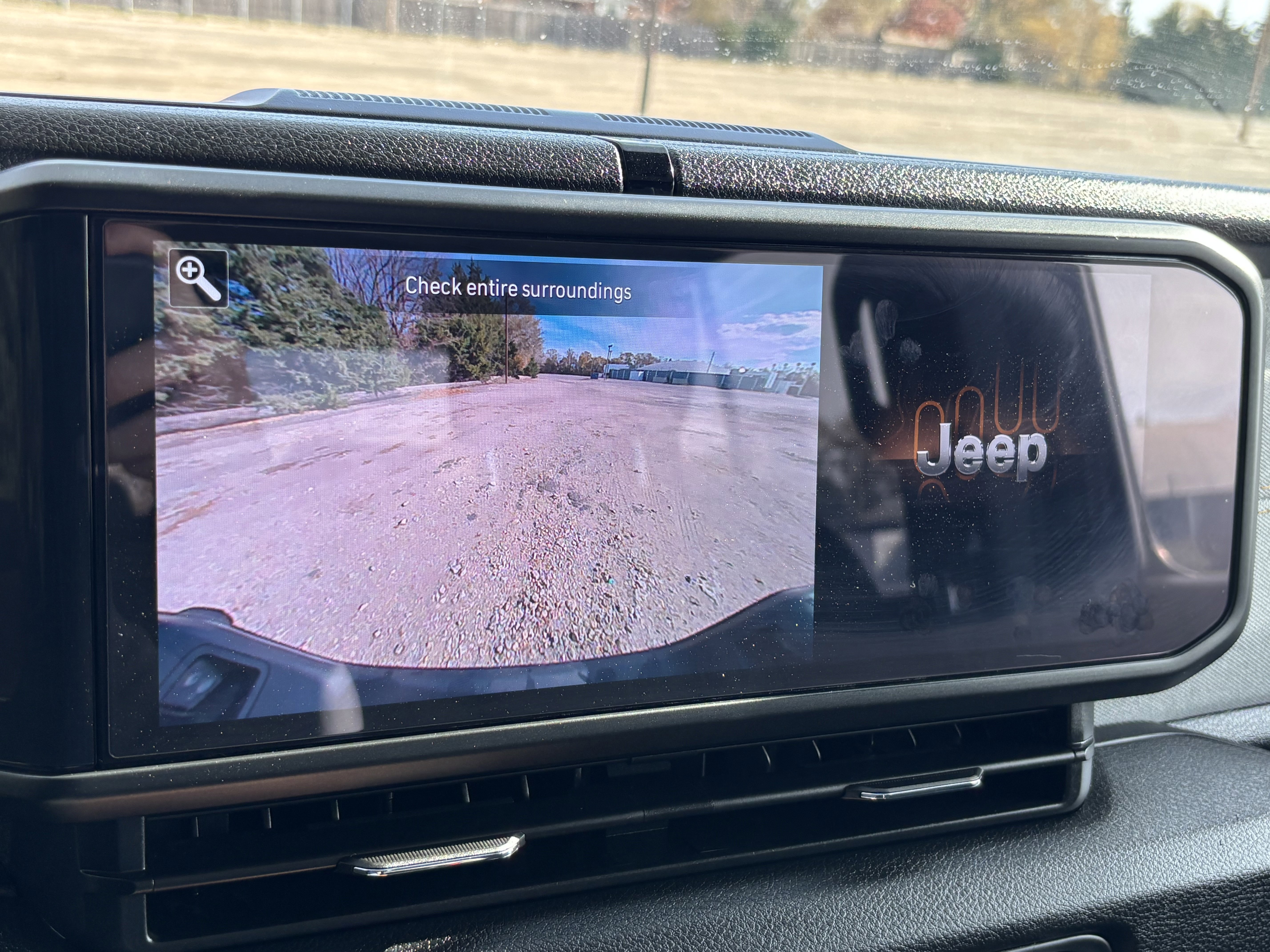 Used 2025 Jeep Gladiator Sport image 15