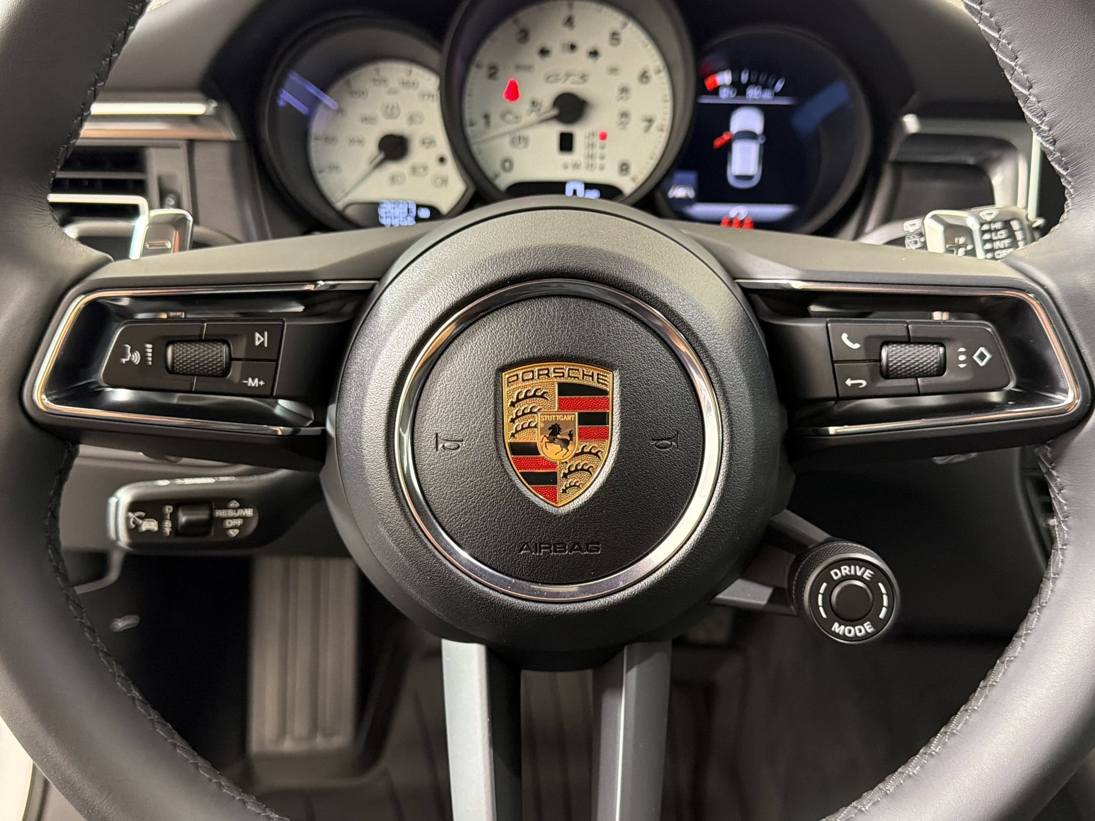 Used 2025 Porsche Macan GTS AWD/4WD image 28