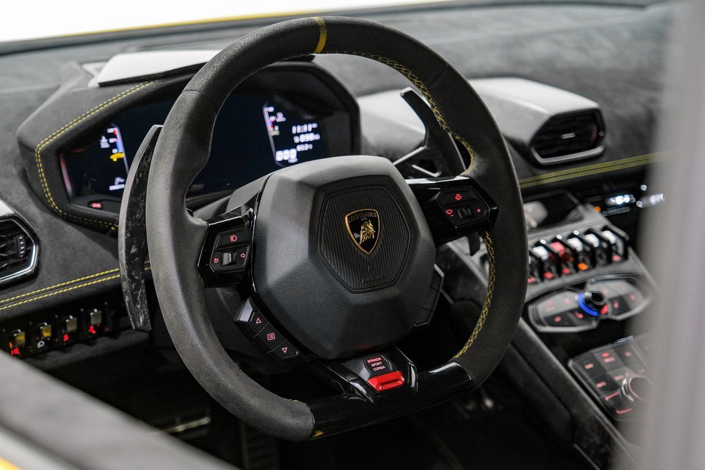 Used 2018 Lamborghini Huracan Performante image 13