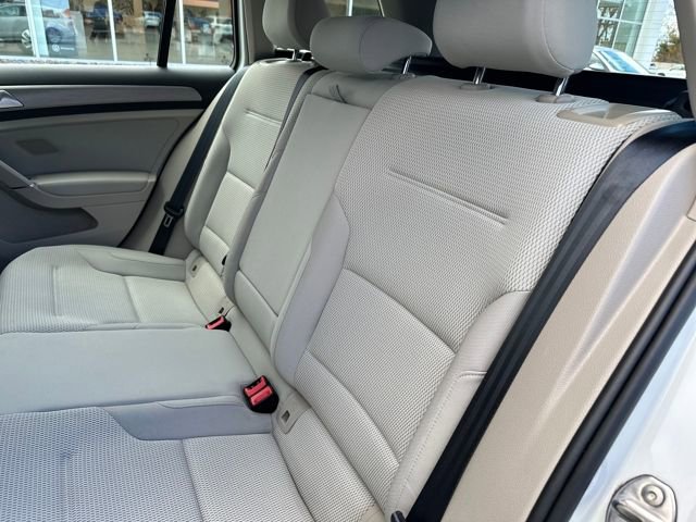 Used 2017 Volkswagen Golf S image 30