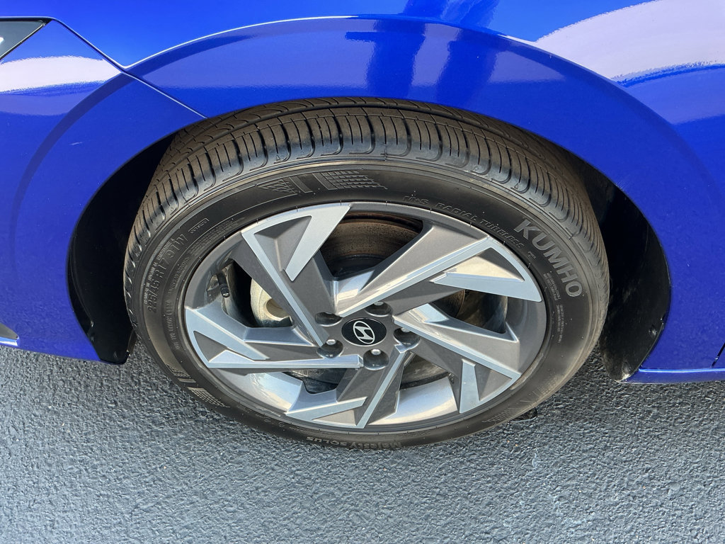 Used 2025 Hyundai Elantra Sport image 9