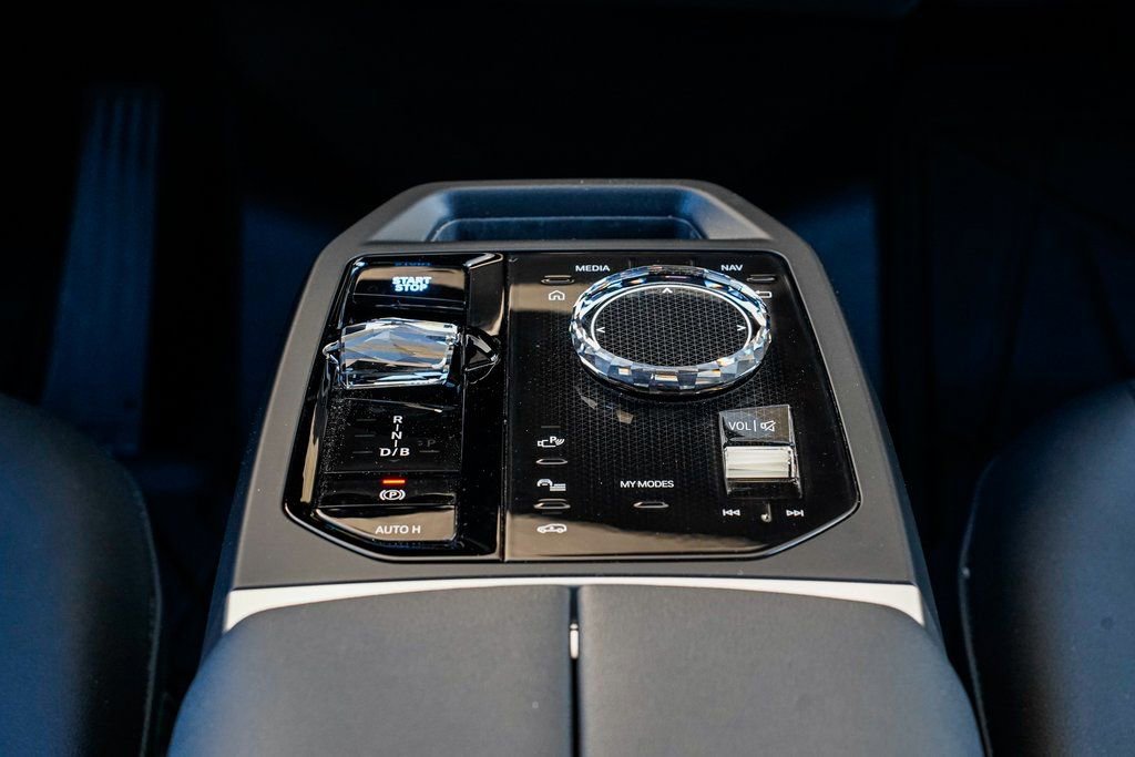 Used 2025 BMW iX xDrive50 w/ Premium Package image 15