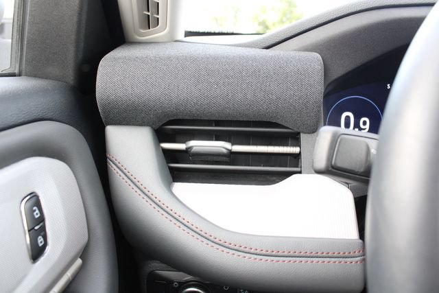 Used 2025 Ford Explorer Active w/ Active Comfort Package AWD/4WD image 9
