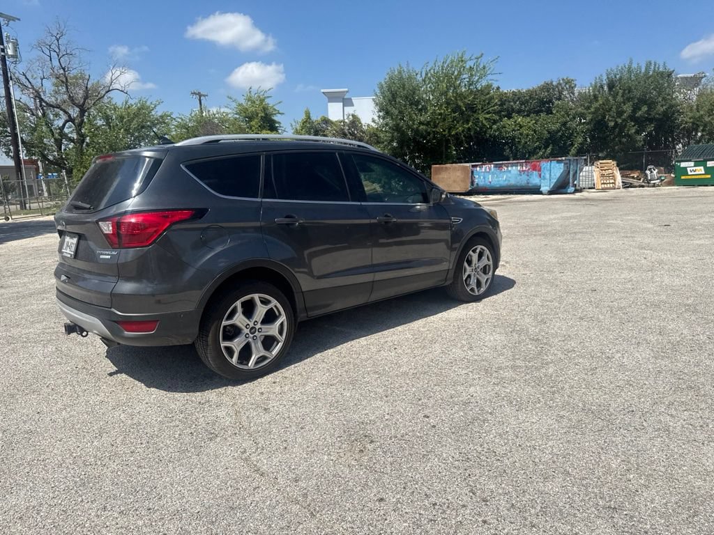 Used 2019 Ford Escape Titanium FWD image 11