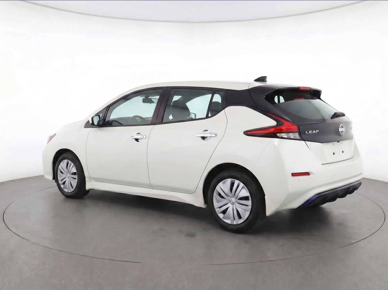Used 2024 Nissan Leaf S FWD image 3