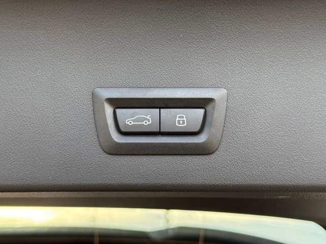 Used 2025 BMW X3 xDrive30i w/ Premium Package image 17