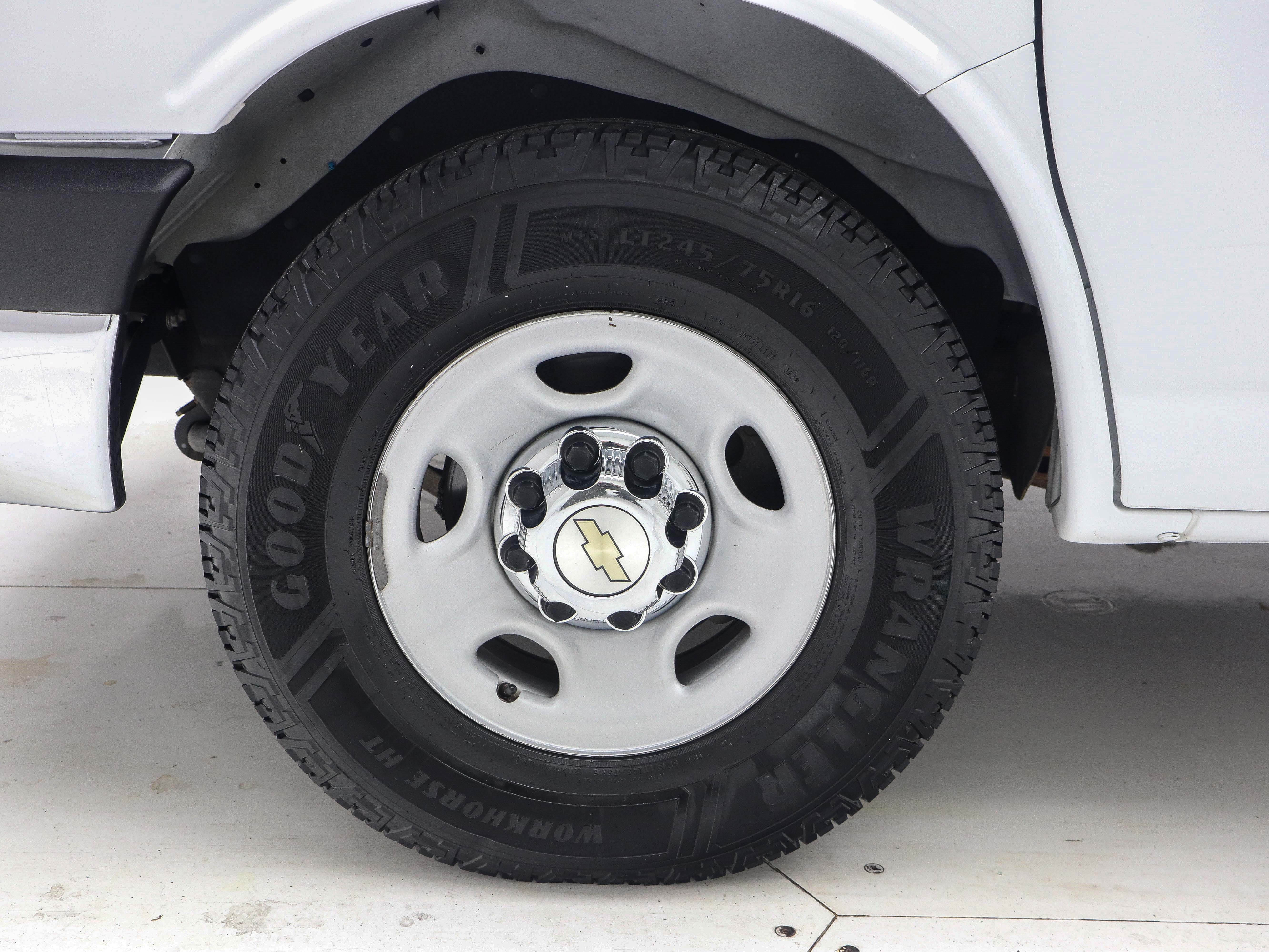 Used 2015 Chevrolet Express 3500 LT w/ LT Preferred Equipment Group RWD image 25