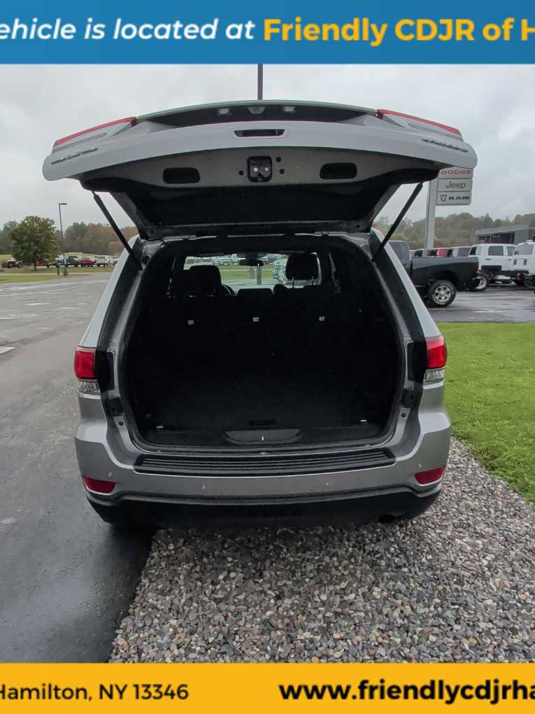 Used 2020 Jeep Grand Cherokee Laredo image 13