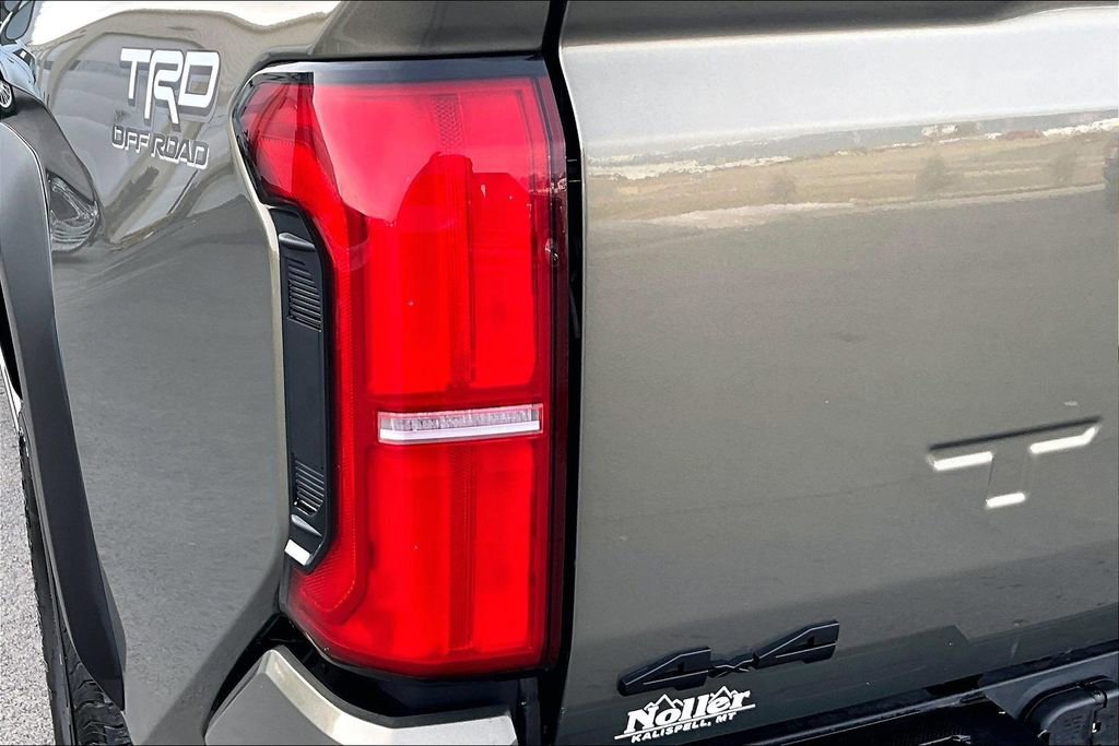 Used 2025 Toyota Tacoma TRD Off-Road image 30