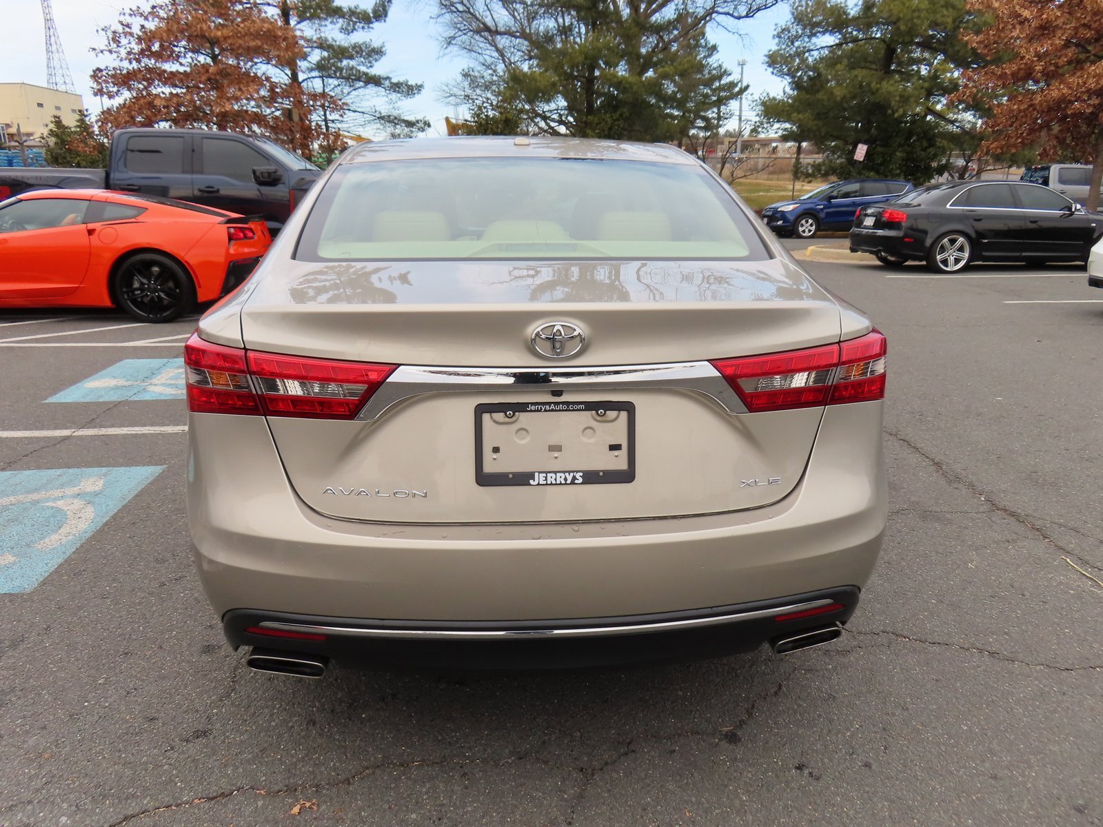 Used 2016 Toyota Avalon XLE Plus image 6