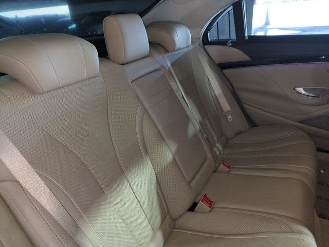 Used 2018 Mercedes-Benz S 560 Sedan image 20