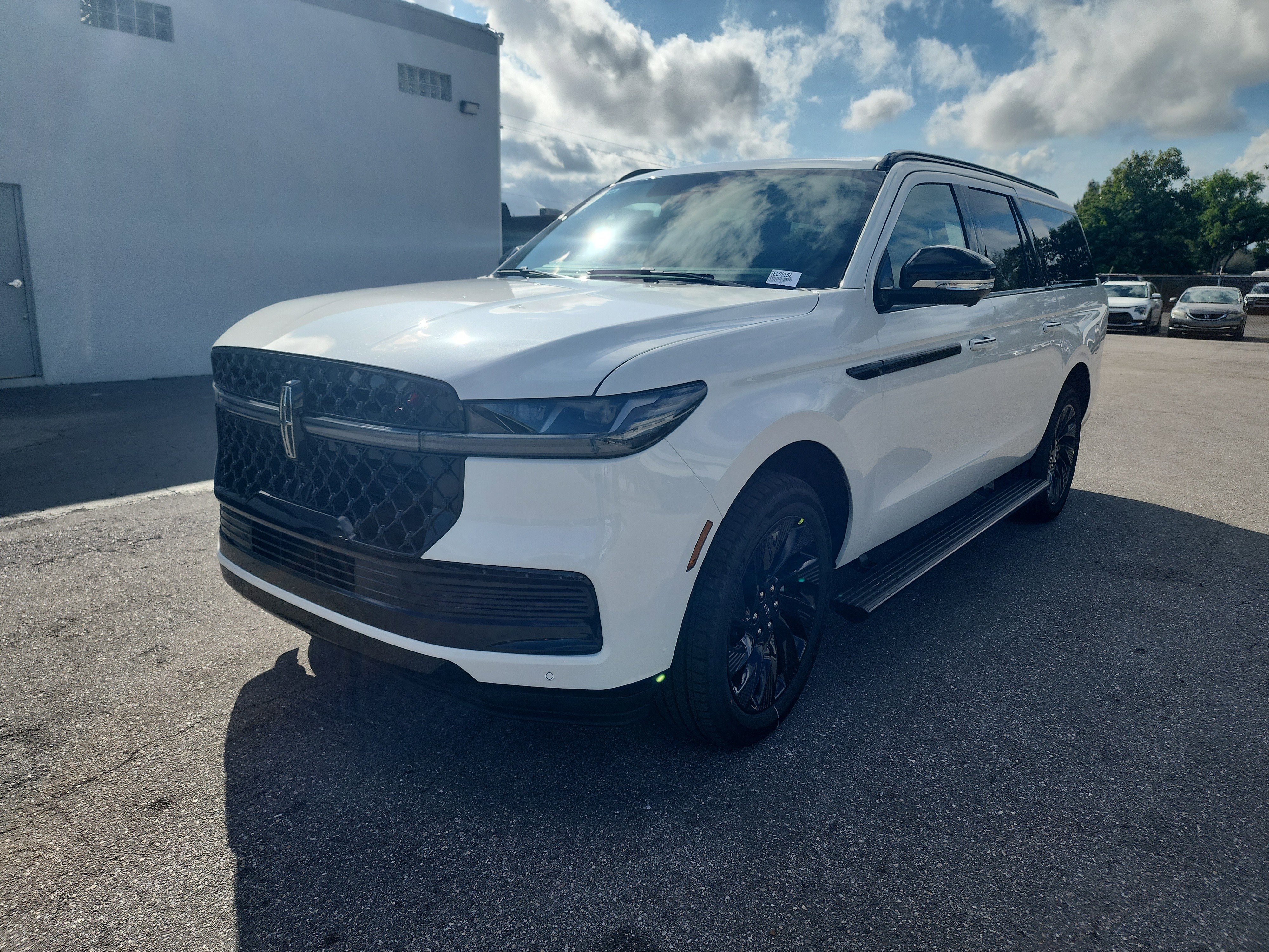 New 2026 Lincoln Navigator L Reserve w/ Jet Appearance Package image 1