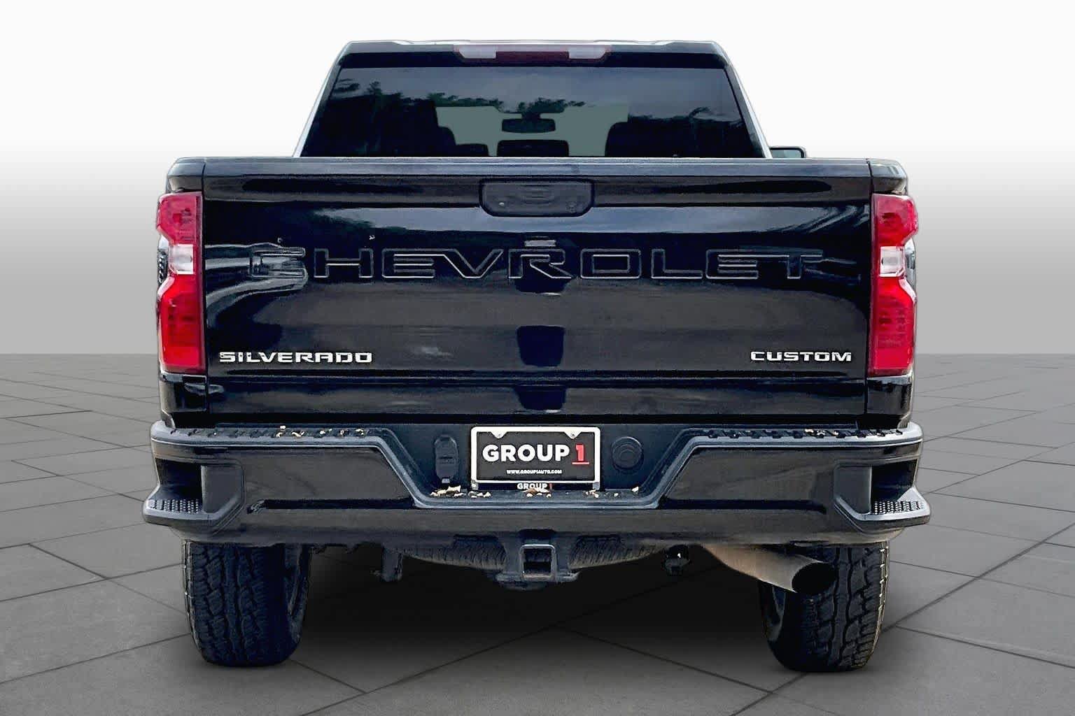 Used 2022 Chevrolet Silverado 2500 Custom w/ Custom Value Package AWD/4WD image 5