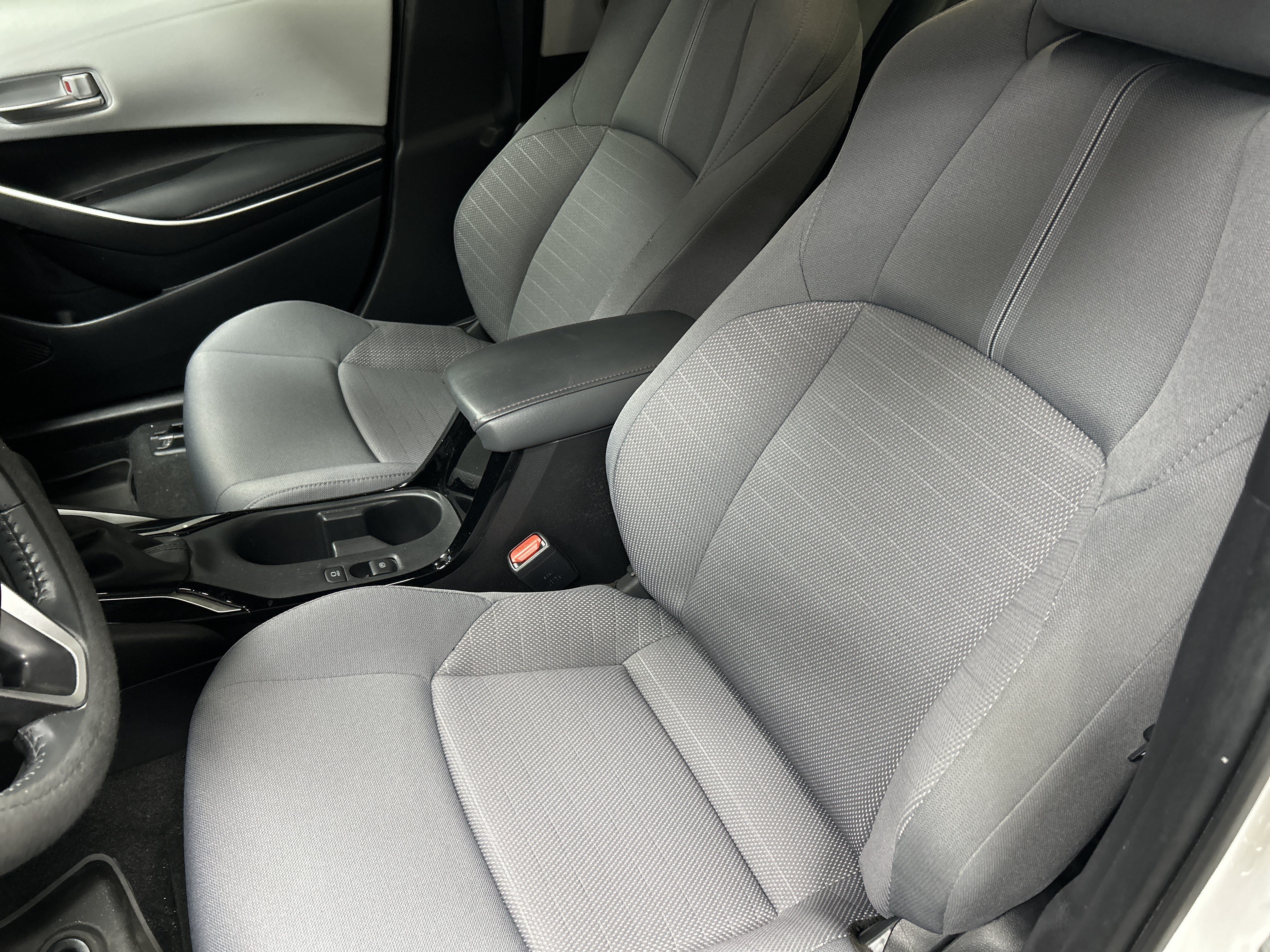 Used 2025 Toyota Corolla SE w/ Convenience Package FWD image 16
