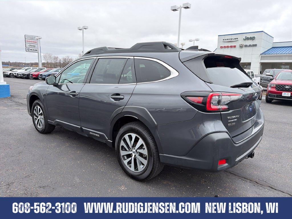 Used 2024 Subaru Outback Premium AWD/4WD image 3