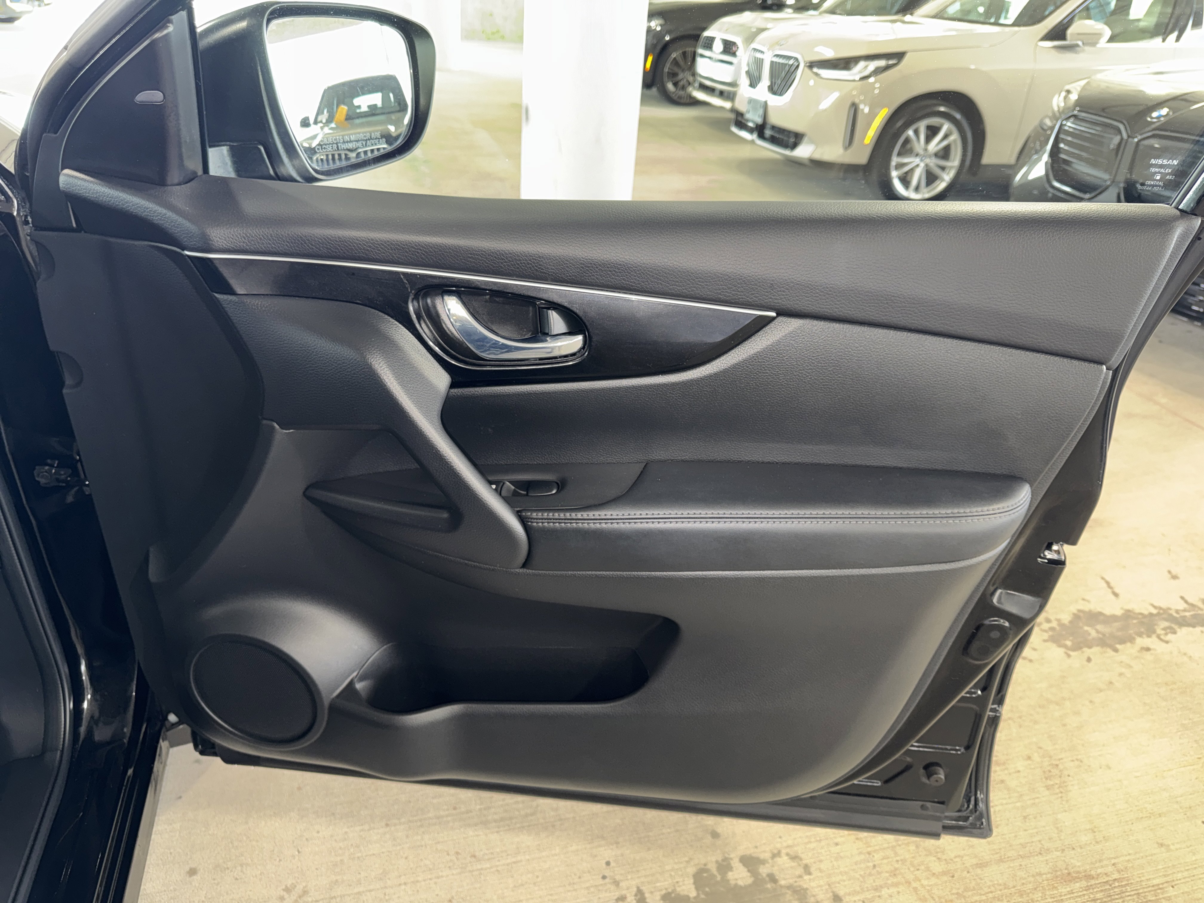 Used 2017 Nissan Rogue Sport SL w/ SL Premium Package image 9