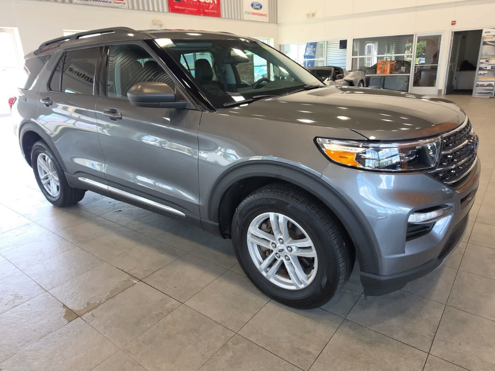 Used 2024 Ford Explorer XLT w/ Equipment Group 202A AWD/4WD image 5