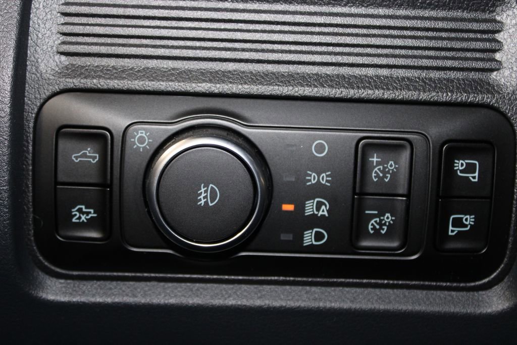 New 2026 Ford F250 Lariat w/ Black Appearance Package image 41