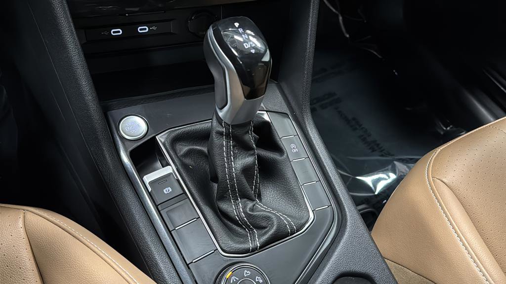 Used 2024 Volkswagen Tiguan SE AWD/4WD image 19