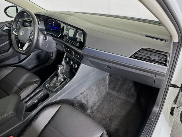 Used 2024 Volkswagen Jetta SE FWD image 32