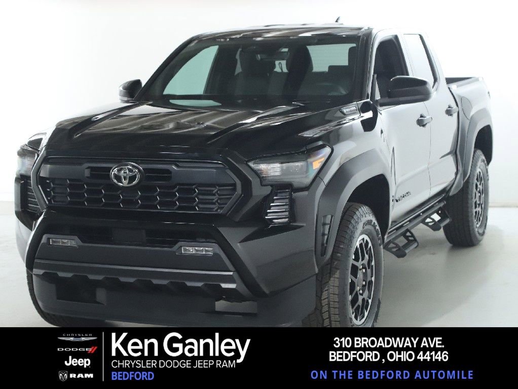 Used 2025 Toyota Tacoma TRD Off-Road AWD/4WD image 1