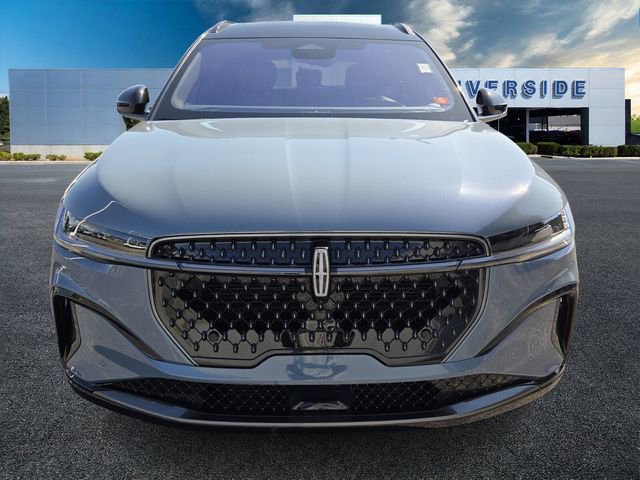 Used 2025 Lincoln Nautilus Reserve w/ Jet Appearance Package image 2