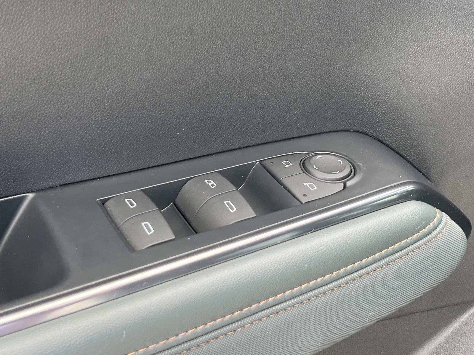 Used 2024 GMC Acadia AT4 w/ Luxury Package AWD/4WD image 22