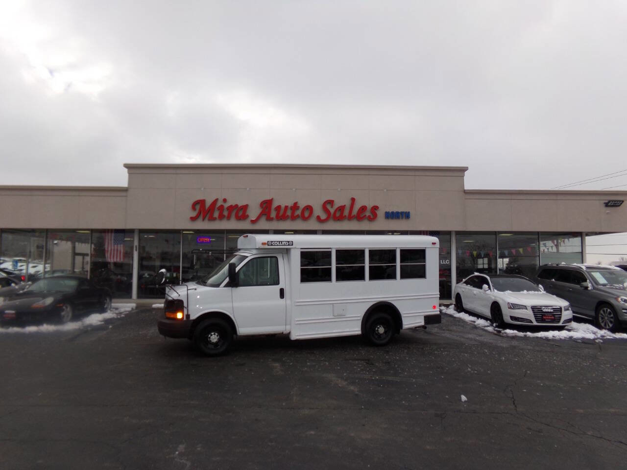 Used 2007 Chevrolet Express 3500 w/ School Bus Package RWD image 2