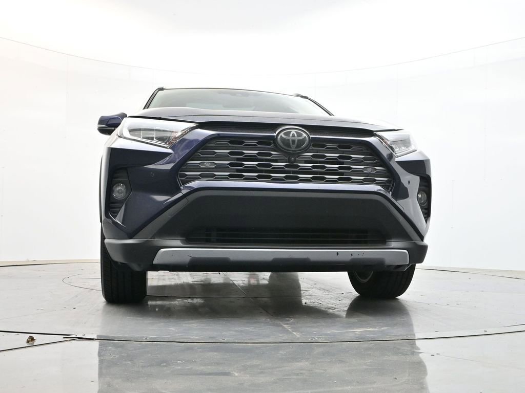 Used 2020 Toyota RAV4 Limited FWD image 30