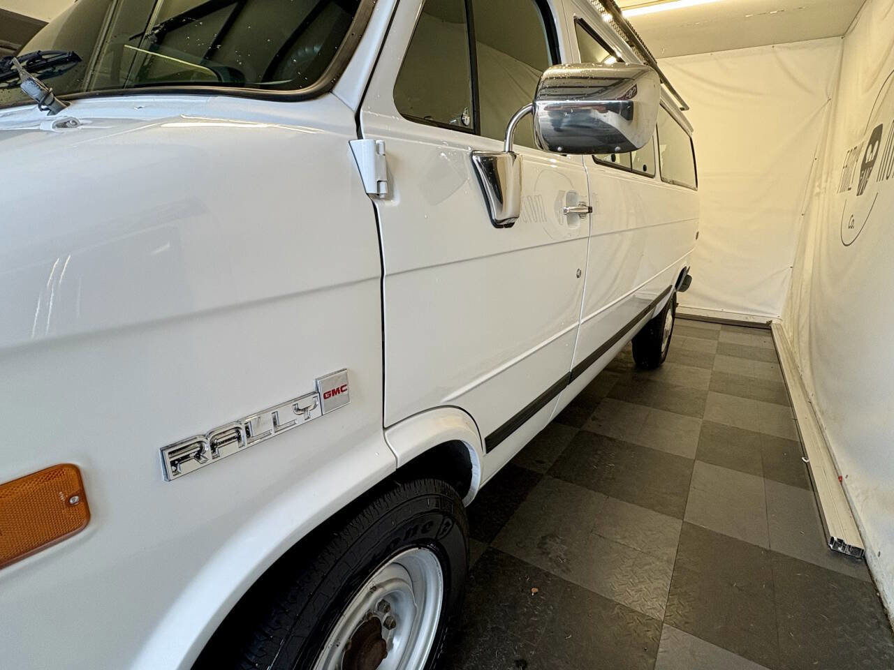 Used 1995 GMC G3500 Rally image 7